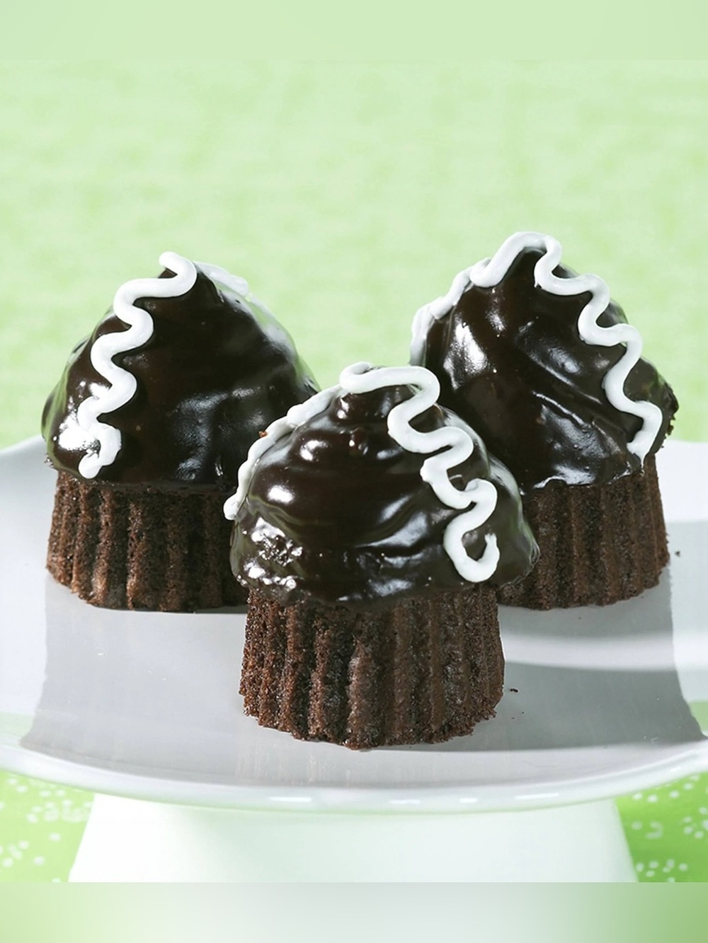 Nordic Ware Filled Cupcake Non Stick Cast Aluminum Pan